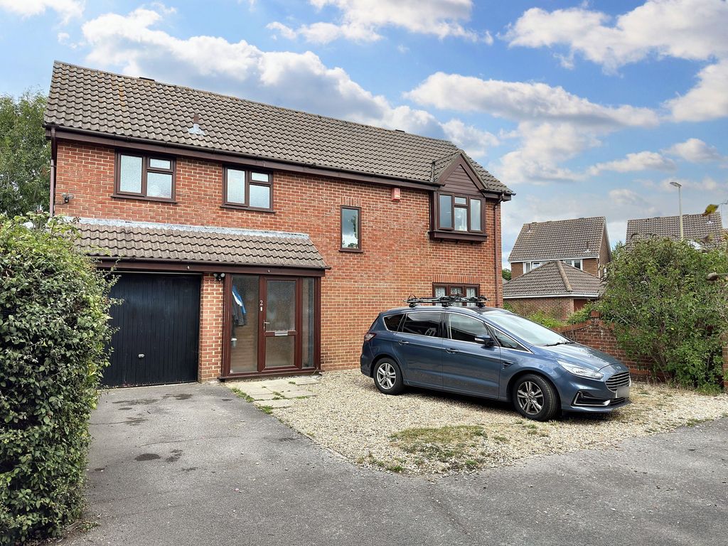 Property photo 1 of 18
