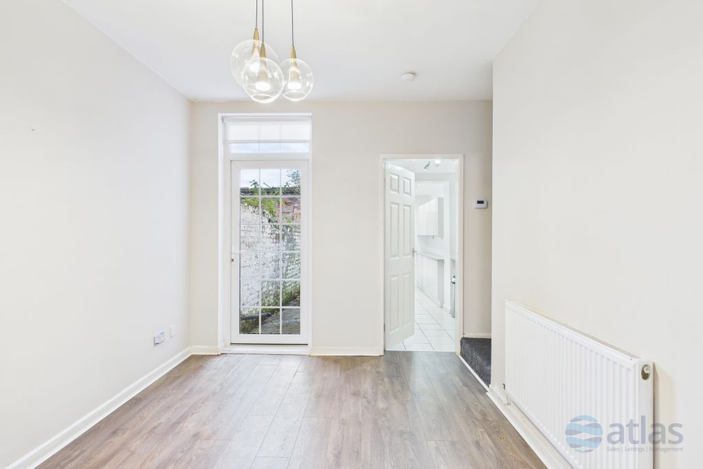 Property photo 3 of 12 Reception Area