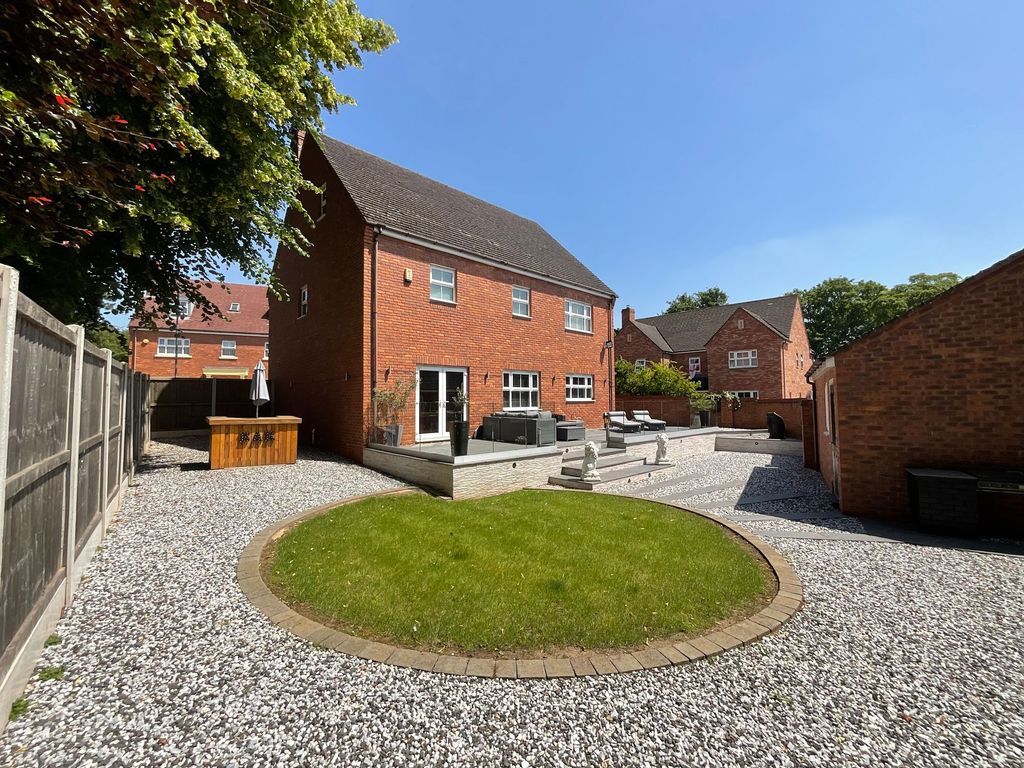 Property photo 1 of 40