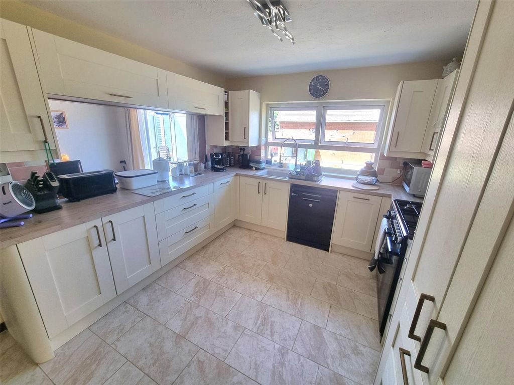 Property photo 2 of 16 Picture No. 04