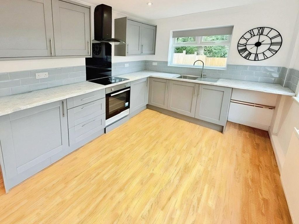 Property photo 2 of 16 1903F816_.Jpg