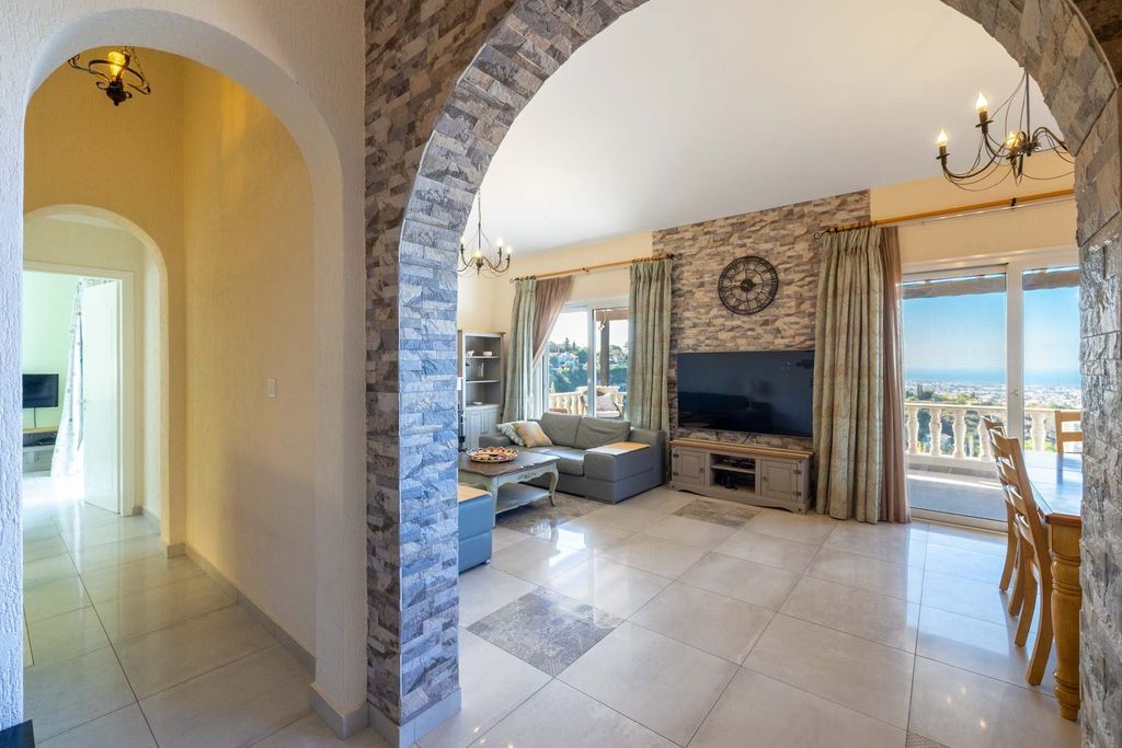 Property photo 3 of 30