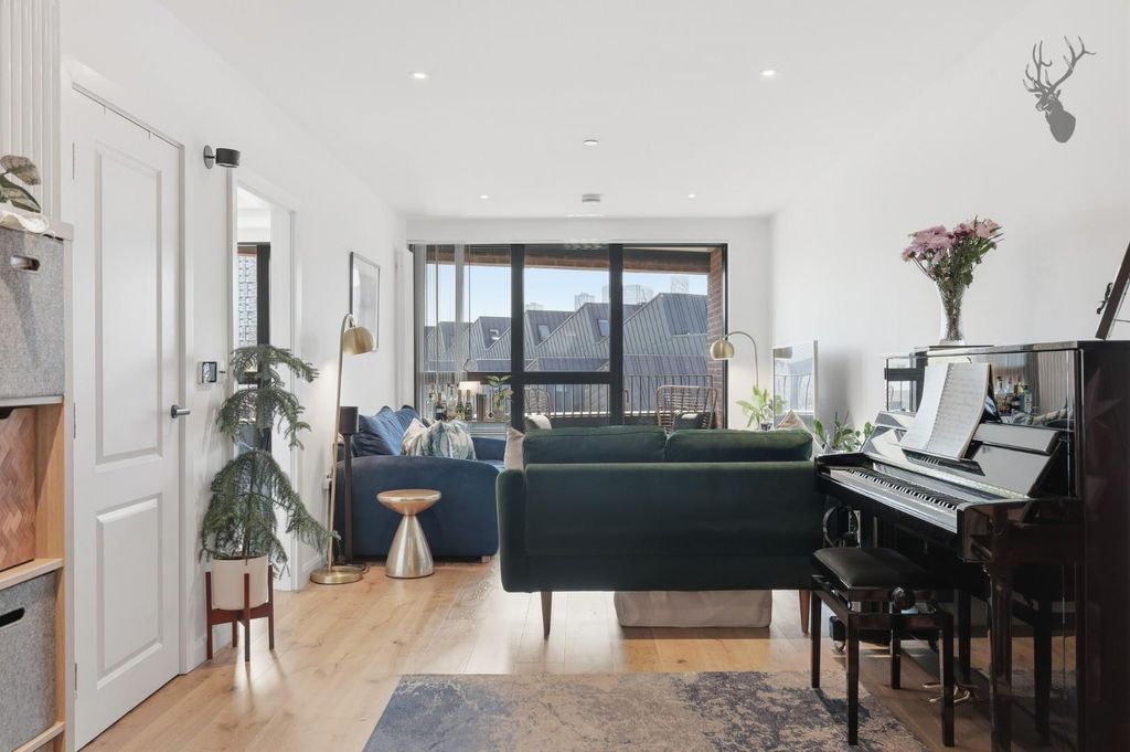 Property photo 3 of 19