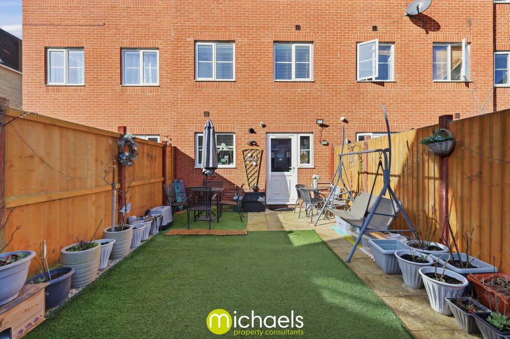 Property photo 2 of 25