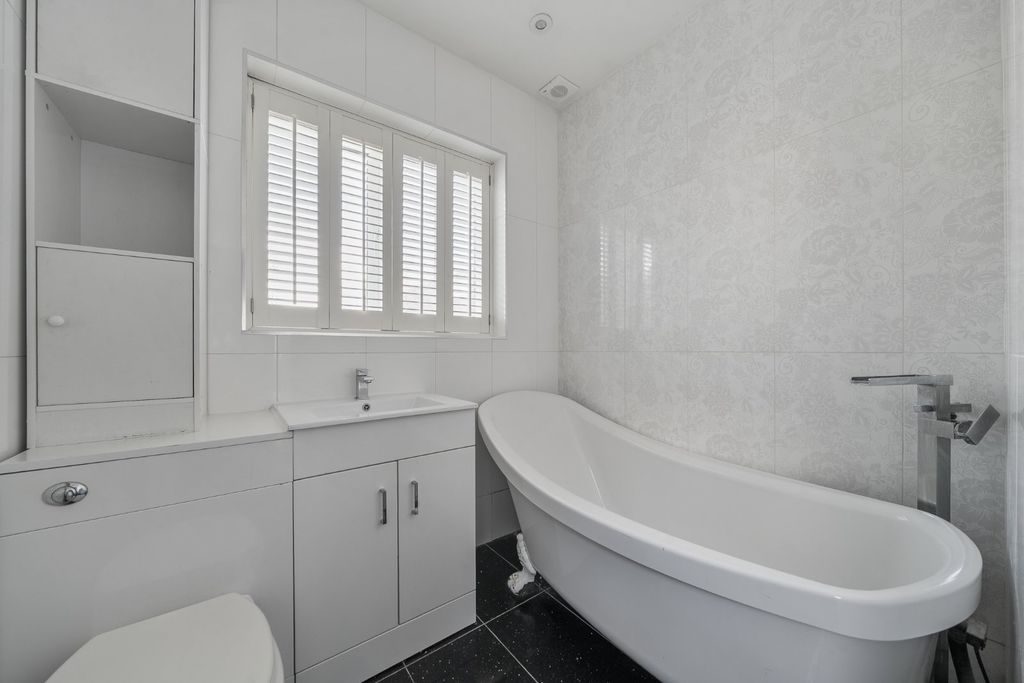 Property photo 2 of 13 Picture No. 17