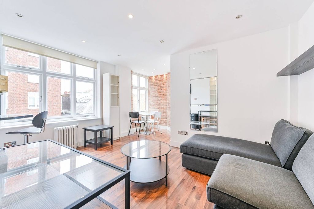 Property photo 2 of 8