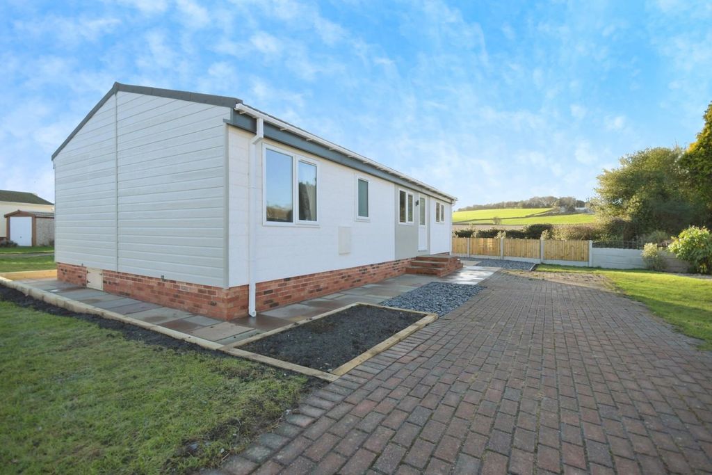 Property photo 1 of 18 Front 05.Jpg