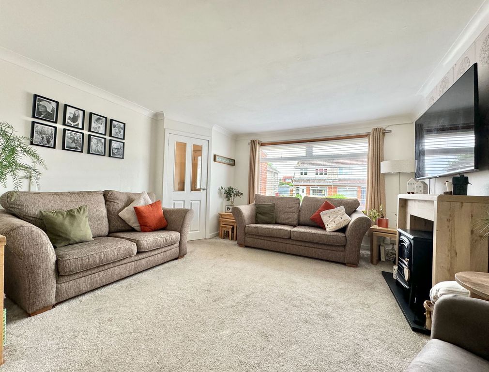 Property photo 2 of 33