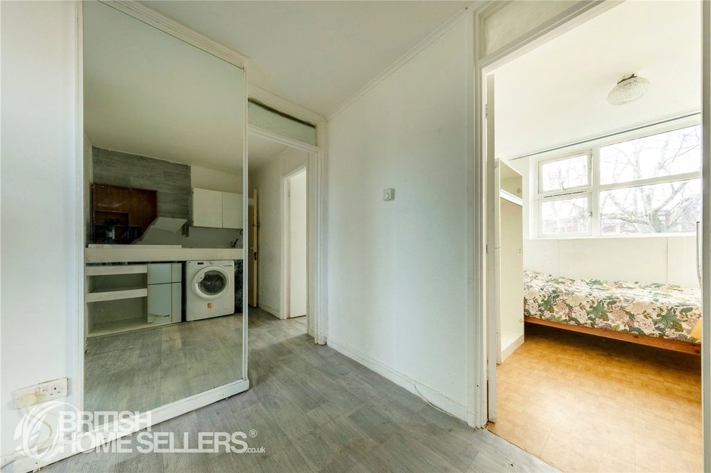 Property photo 2 of 14 Picture No. 12