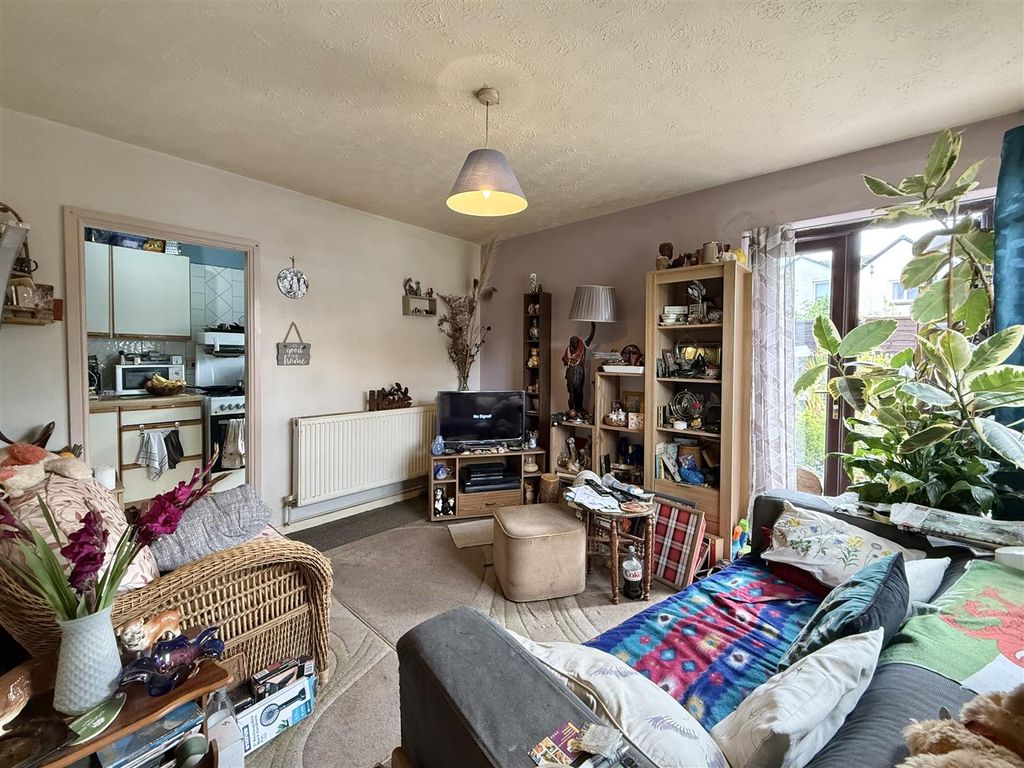 Property photo 2 of 21