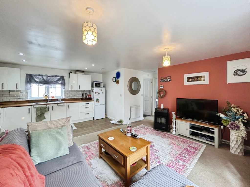 Property photo 2 of 12 4913606