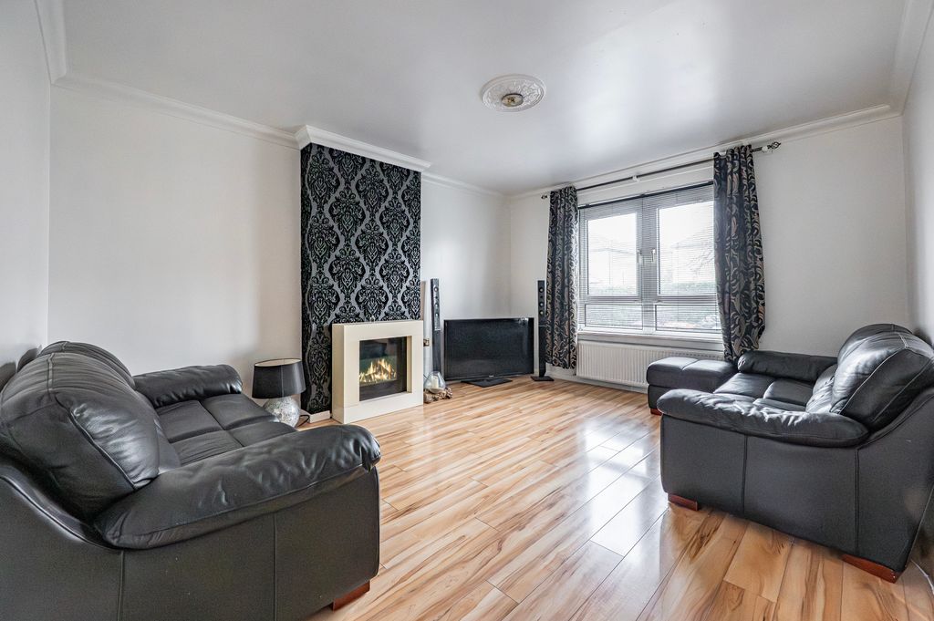 Property photo 2 of 24