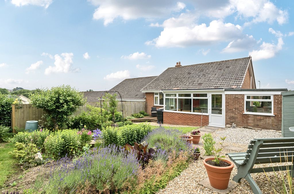 Property photo 1 of 9 1305679-6-6846E79...