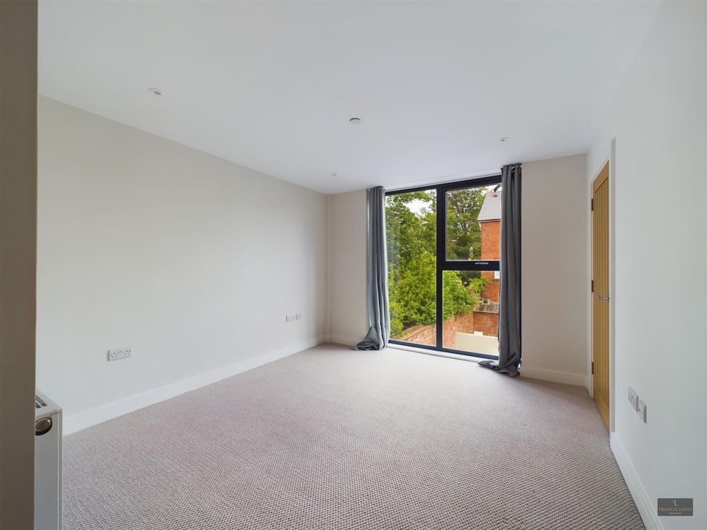 Additional image 7 of 2 bed flat for sale2 Barnfield Gate, Exeter EX1