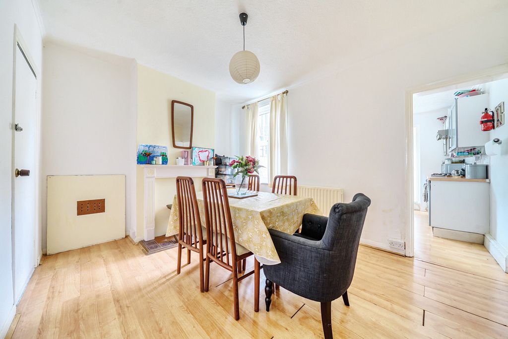 Property photo 3 of 13 Reception