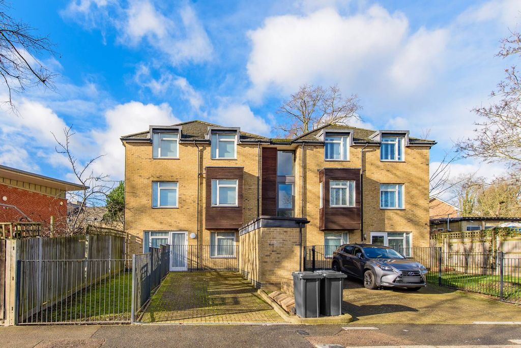 Property photo 2 of 9