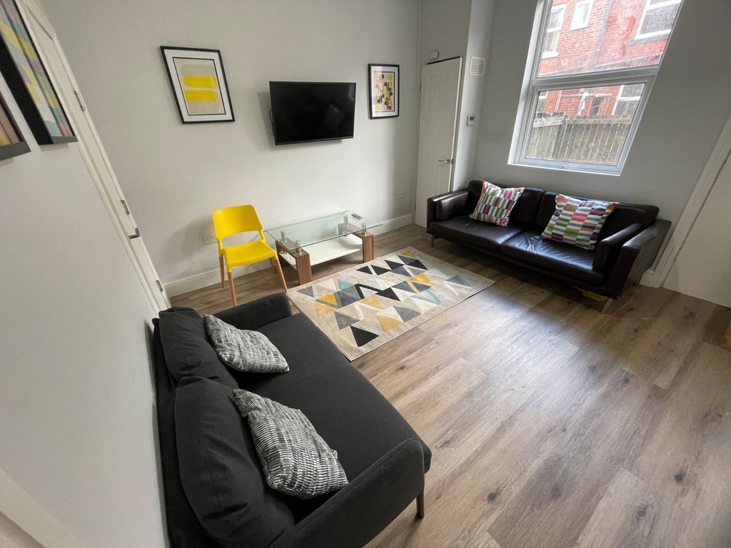 Property photo 1 of 11 Picture No. 14