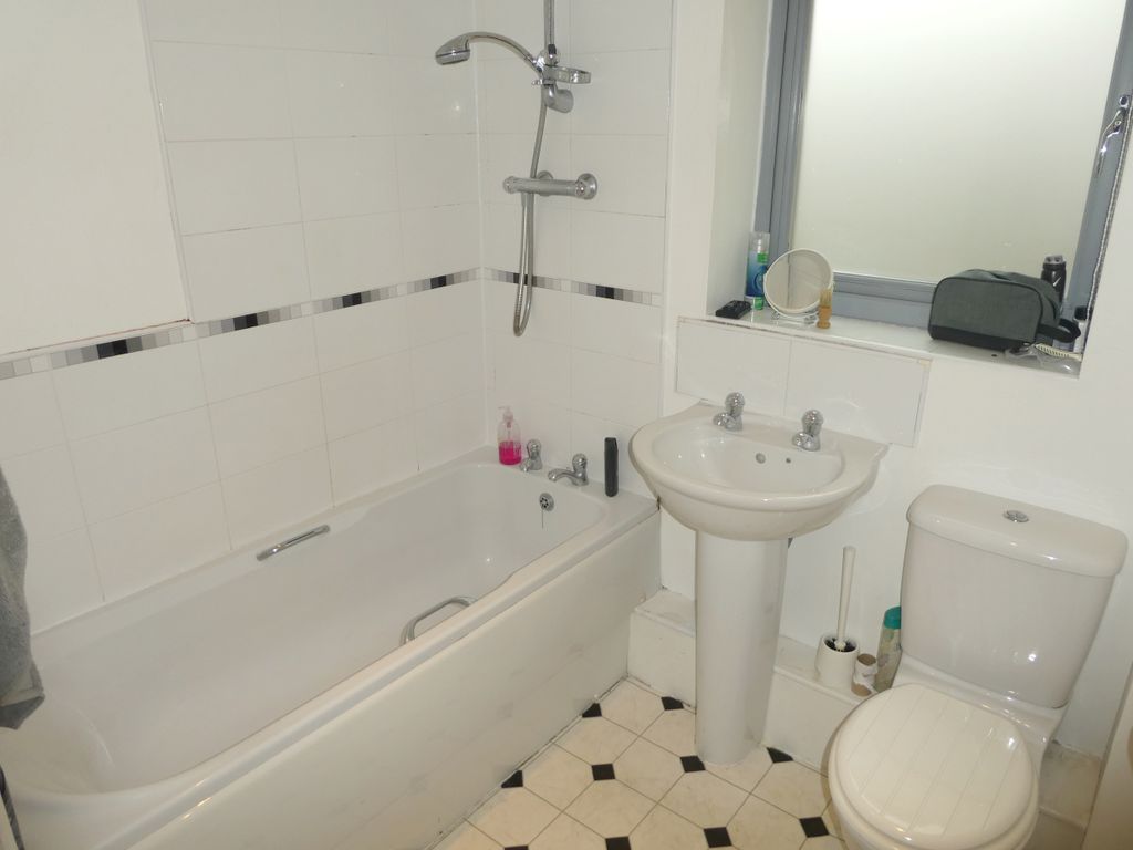 Property photo 3 of 5