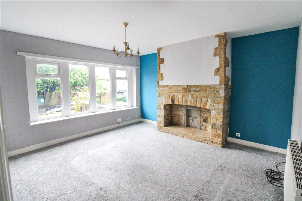 Property photo 2 of 11 Living Room