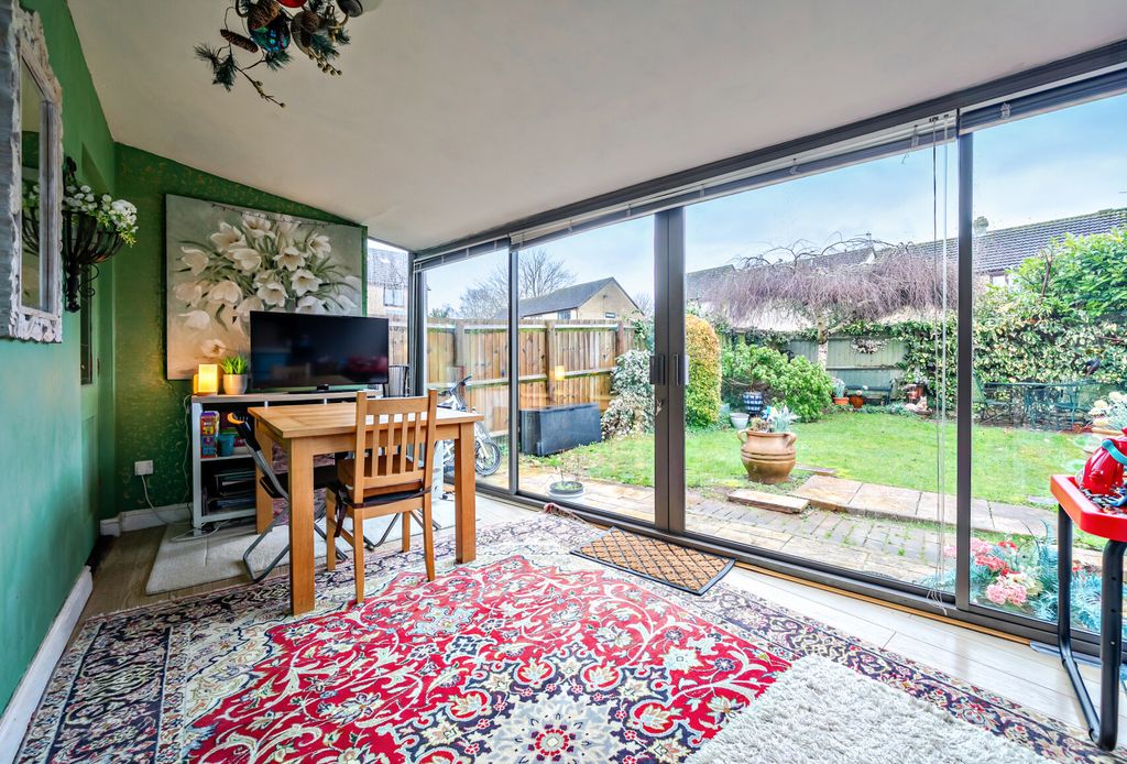 Property photo 2 of 21 1400162-15-697891...