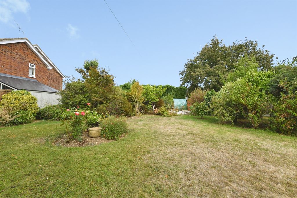 Property photo 2 of 20