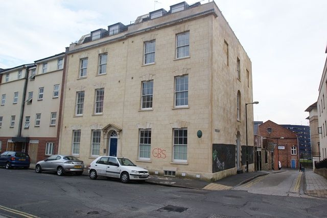 Property photo 1 of 5 2 Wilson St Outside.