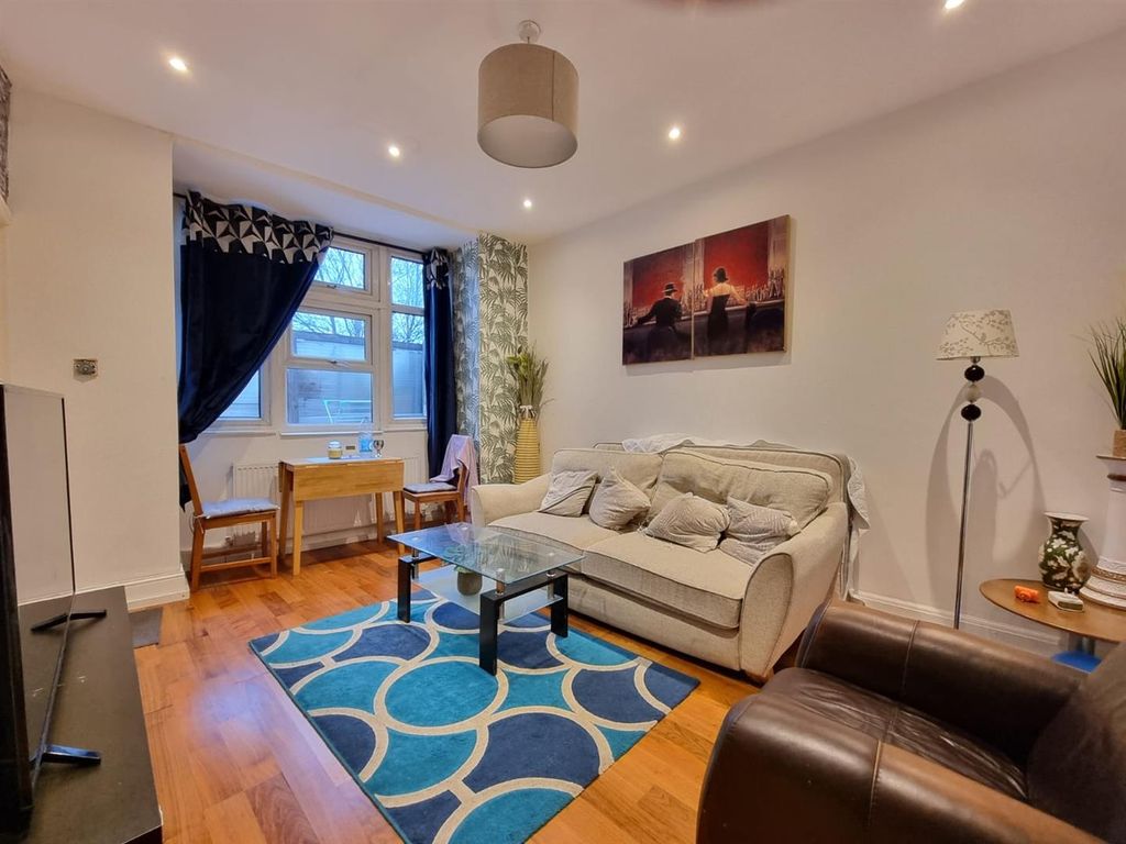 Property photo 3 of 14