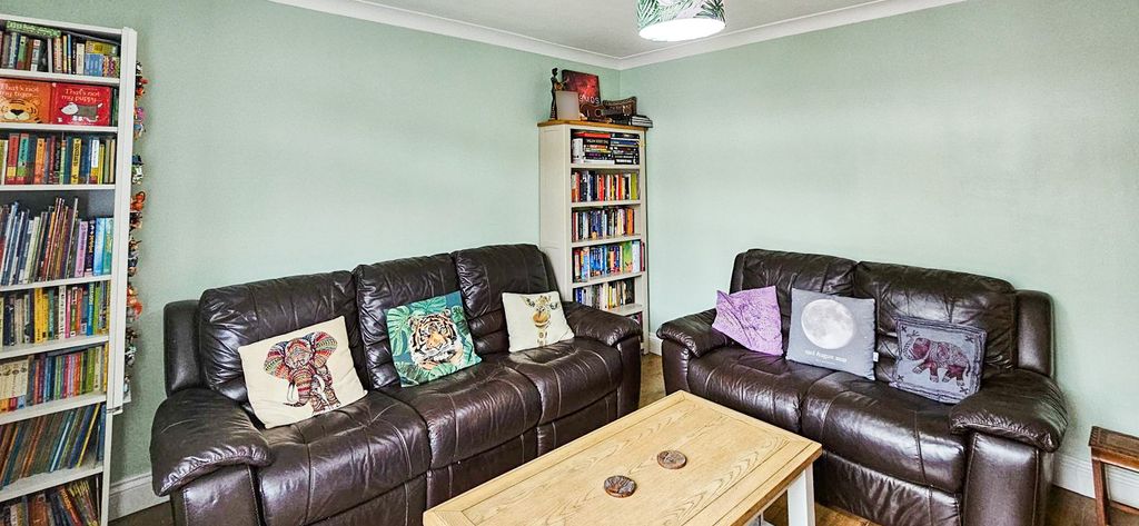 Property photo 3 of 19