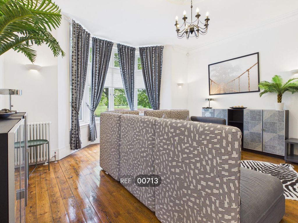 Property photo 3 of 18 Living Room