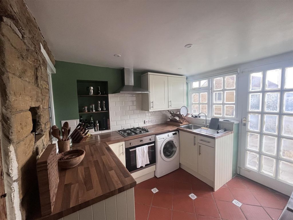 Property photo 2 of 9 Kitchen