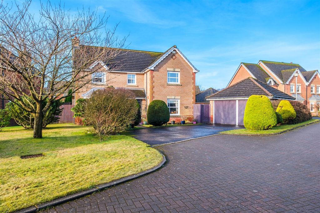 Property photo 1 of 29 Crosskirk Crescent-1.Jpg