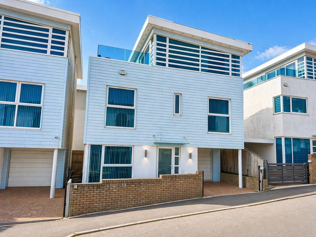 Property photo 1 of 33