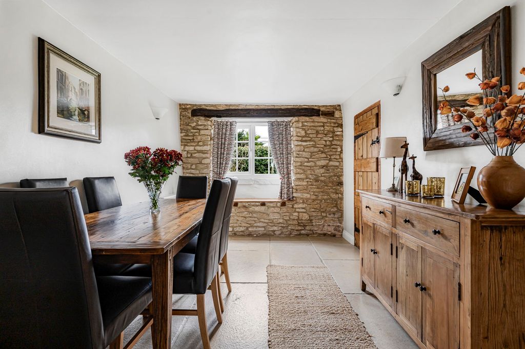 Property photo 3 of 21 Dining Room