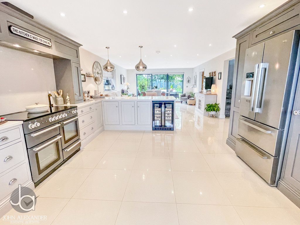 Property photo 3 of 38 Img_13598_7_Large