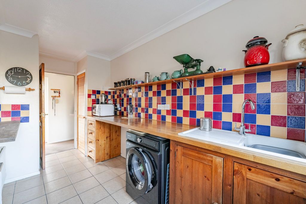 Property photo 3 of 20