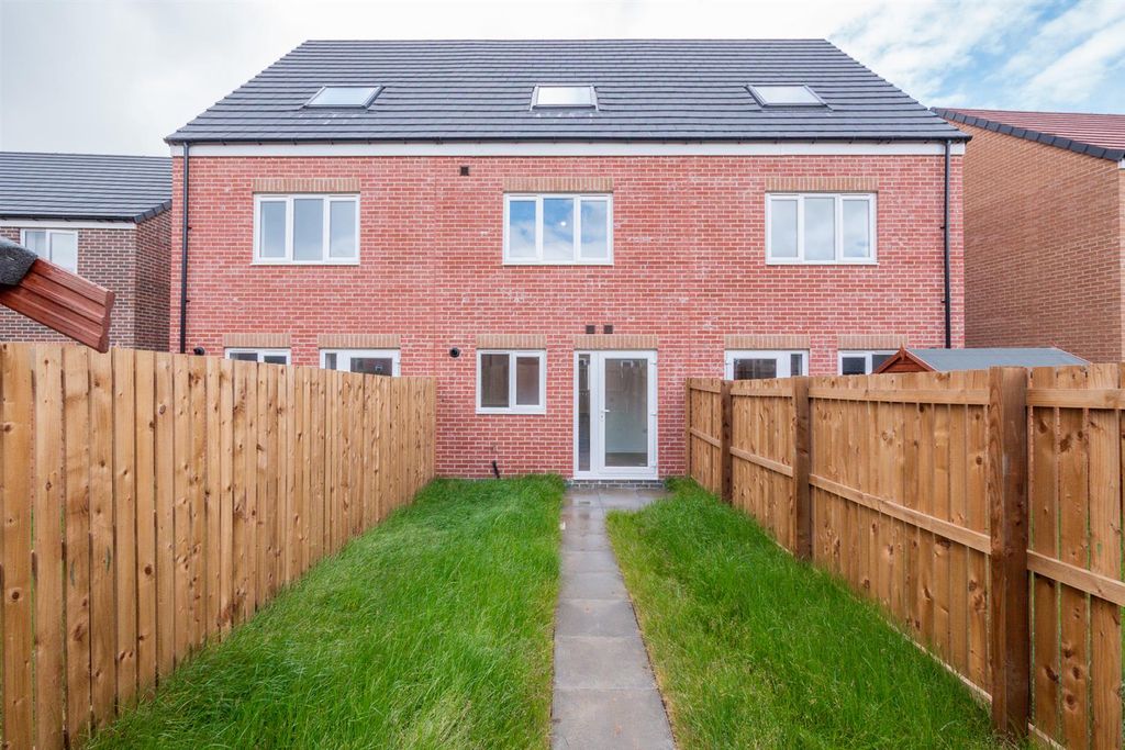 Property photo 2 of 18 P1955076.Jpg