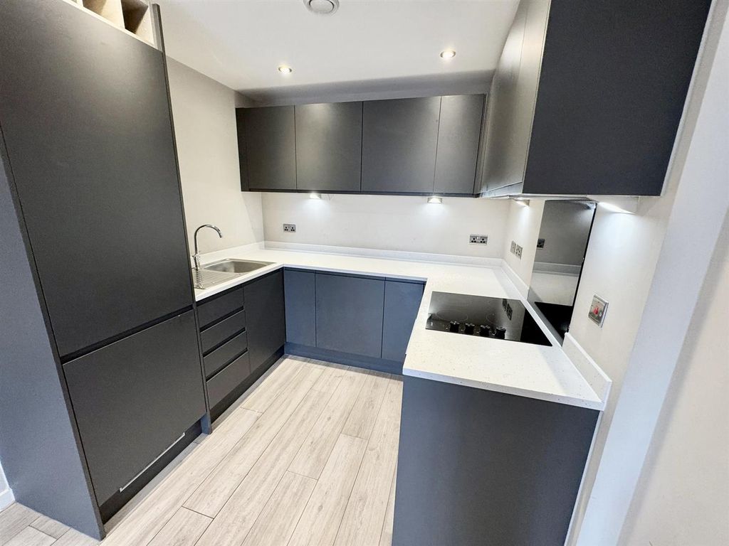 Property photo 2 of 10 F9380d8c-2d40-4c93-A140-F034474903d6.Jpg