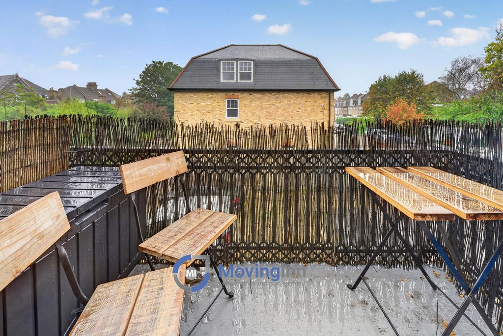 Property photo 3 of 11 Terrace / Patio