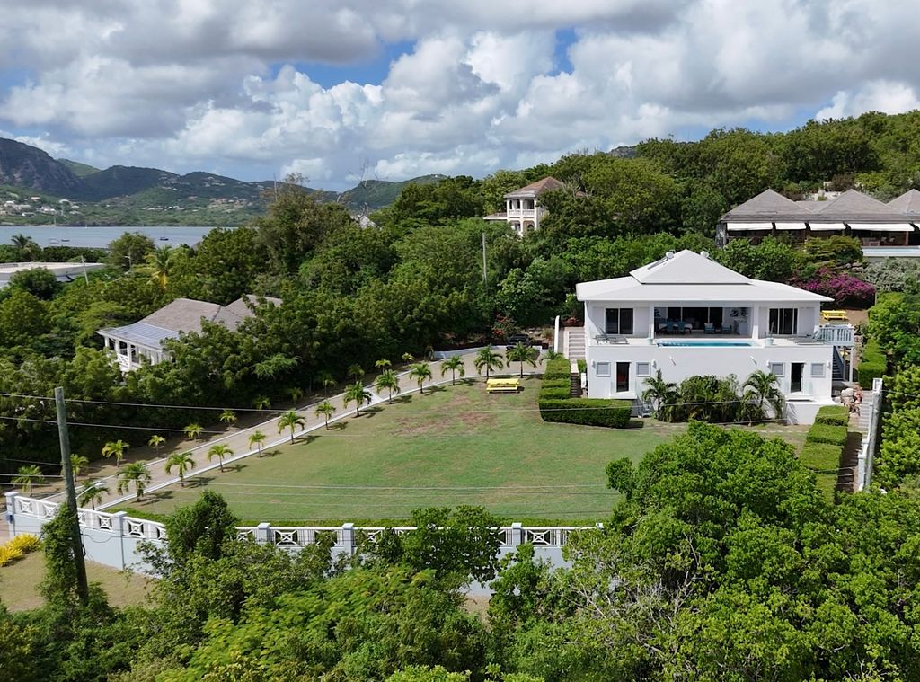 Property photo 3 of 33