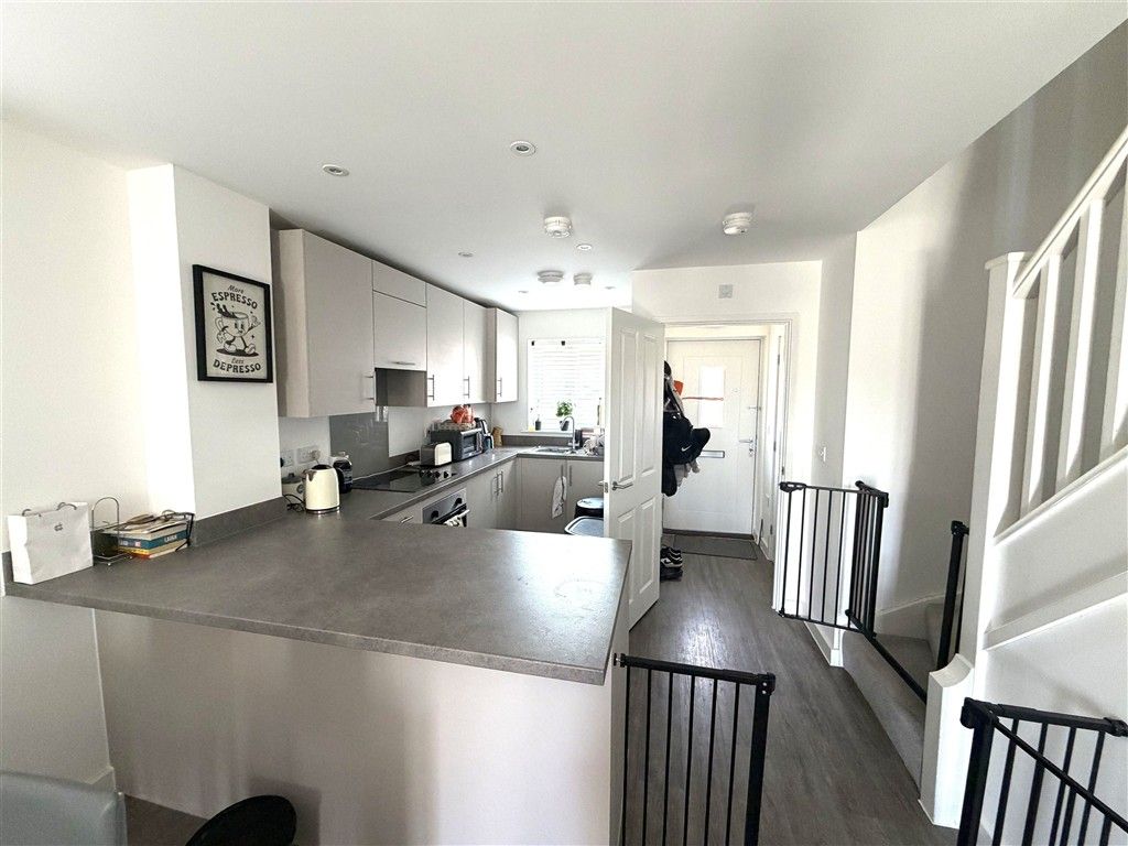 Property photo 3 of 9 Kitchen New