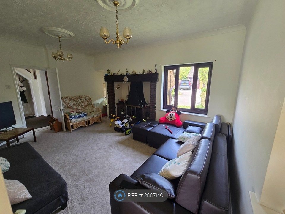Property photo 3 of 11