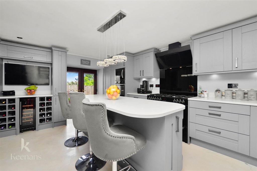 Property photo 3 of 41 Kitchen