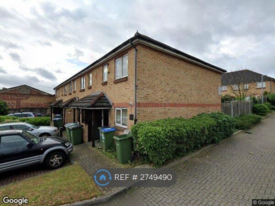 Property photo 1 of 22 Outside Picture With Parking In Front