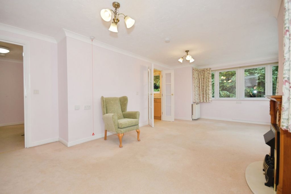 Property photo 2 of 12 Living Room