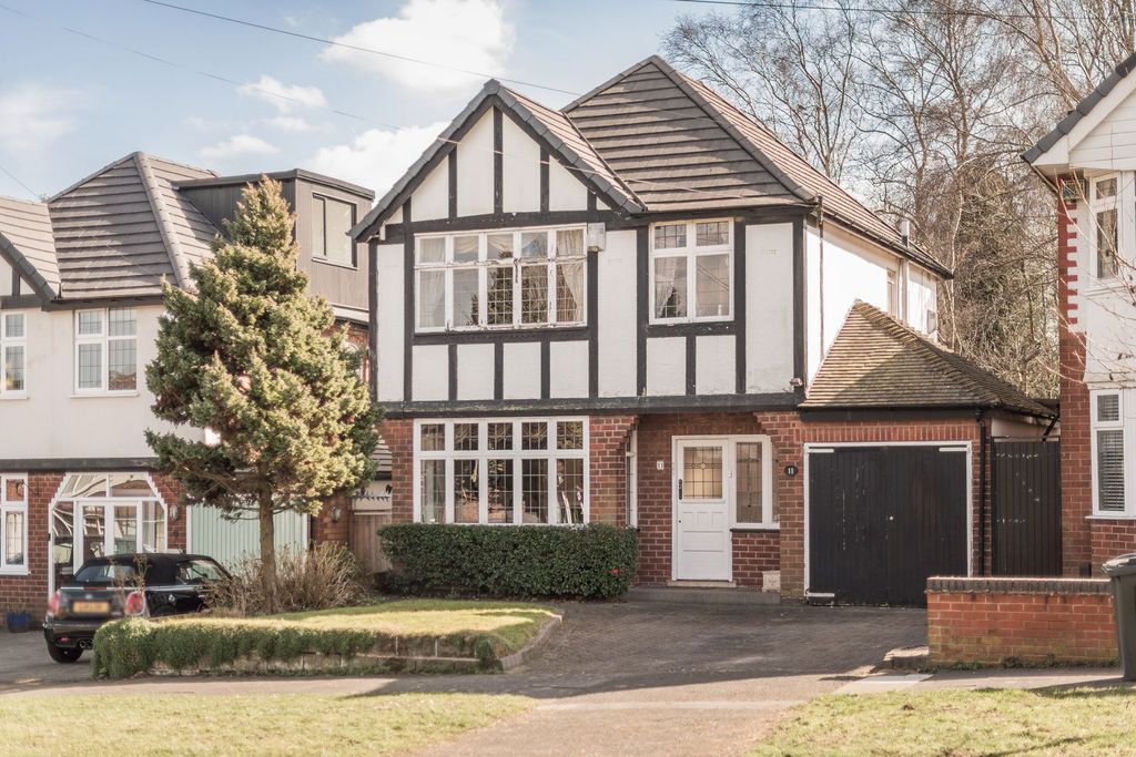 Property photo 2 of 34