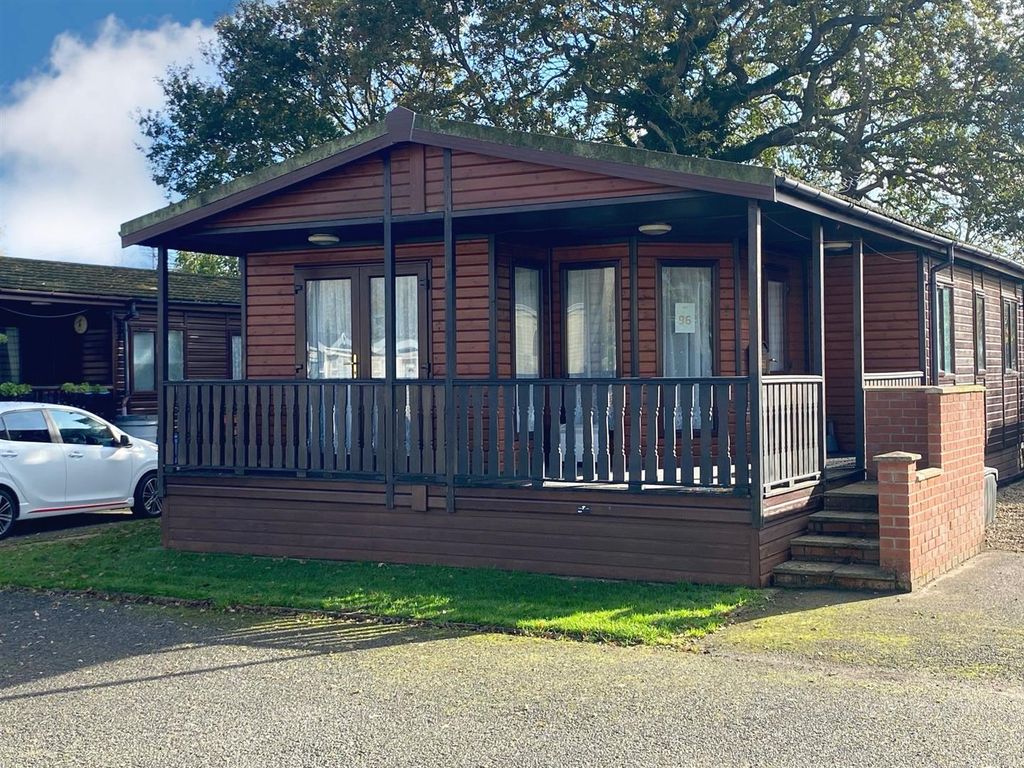 Property photo 1 of 13 Master Front.Jpg