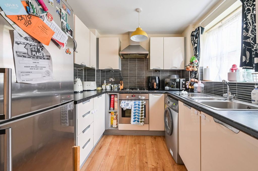 Property photo 3 of 13