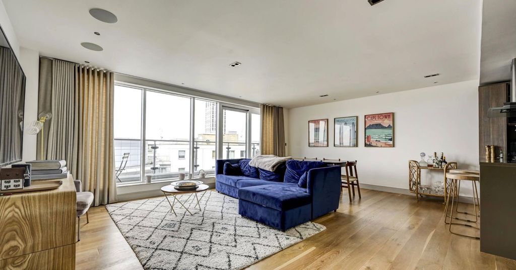 Property photo 3 of 10 4363623