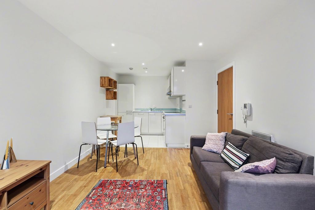 Property photo 1 of 11 Img_0691