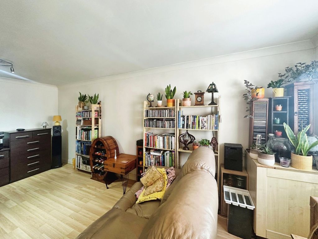 Property photo 1 of 9 Picture No. 08